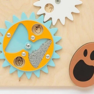 Tablero de actividades pequeño osito de madera - juguete infantil y puzle de pared Busykids