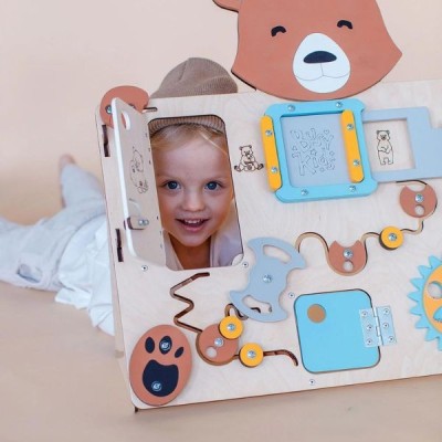Tablero de actividades pequeño osito de madera - juguete infantil y puzle de pared Busykids