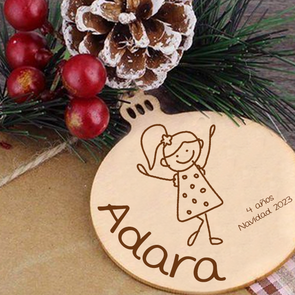 Bola de navidad de madera con dibujo infantil y nombre