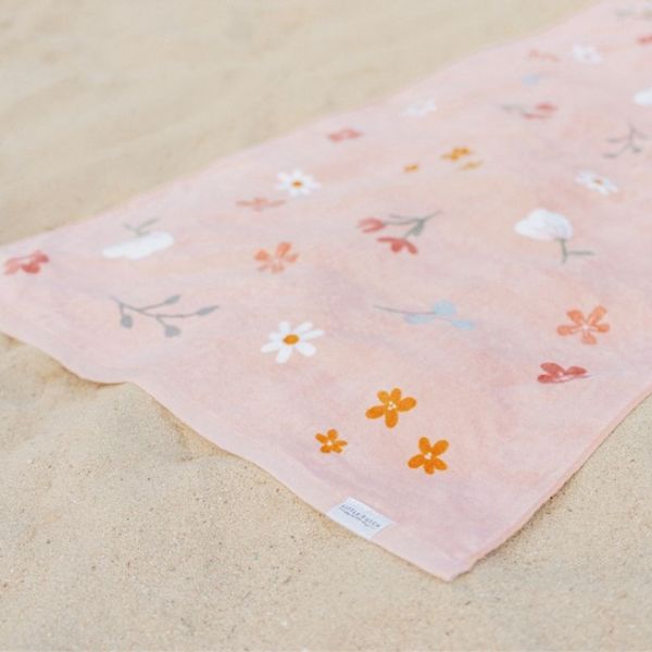 Toalla de playa infantil Pequeñas Flores Rosas - Little Dutch