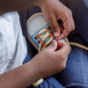 Ata el zapato Plantoys: Juguete educativo atar cordones
