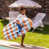 Carica l&#39;immagine nel visualizzatore Galleria, Flotador infantil tabla de surf hinchable con asas Swim Essentials para mayores de 6 años
