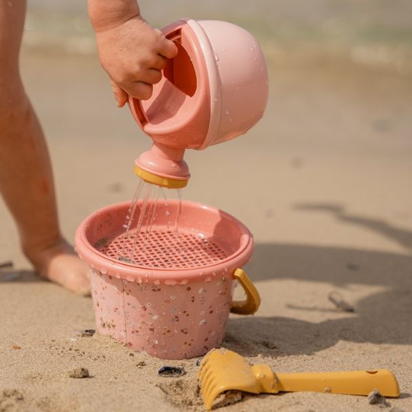 Set de playa infantil infantil 5 piezas Little Dutch - Regadera, pala, rastrillo, cubo y escurridor