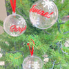 Carregue a imagem no visualizador da Galeria, Una imagen cercana de un árbol de Navidad con adornos, una foto de stock de Edi Rama, ganador del concurso de Pinterest, arte temporal, renderizado basado en la física, trazado de rayos, foto tomada con Ektachrome.