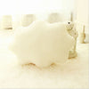 Carregar imagem no visualizador da galeria, Un animal de peluche sentado en la parte superior de una alfombra blanca, una escultura abstracta por Zhou Wenjing, Pixiv, remodernismo, luz suave, fondo blanco, niebla suave.