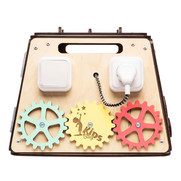Un juguete de madera con engranajes adjuntos a él, un rompecabezas de Rube Goldberg, presentado en dribble, arte cinético, adafruit, circuitos, cinético.