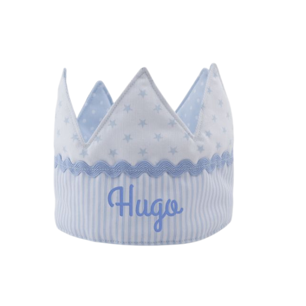 Una corona azul y blanca con estrellas, una renderización 3D de Louise Abbéma, ganadora del concurso de Pinterest, movimiento de artes y oficios, Behance HD, patrón repetitivo, extremadamente genérico.