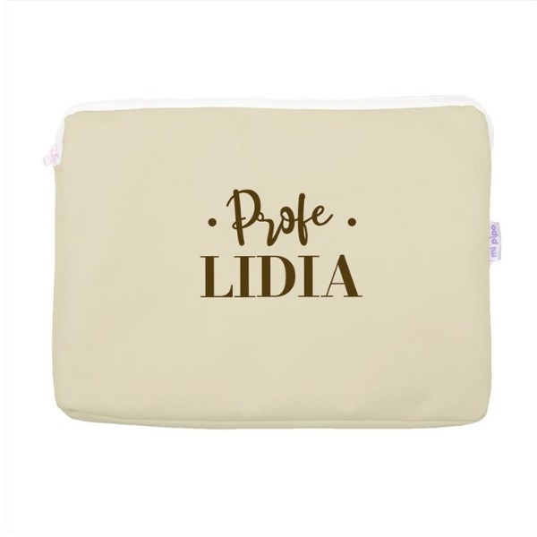 Una bolsa blanca con letras marrones encima, un bordado cruzado por Hilda Annetta Walker, ganadora del concurso de Pinterest, Letrismo, #myportfolio, Pixel Perfect, punto de estrella.