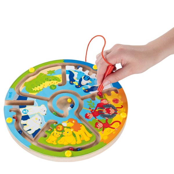 Una mano de un niño está dibujando en un rompecabezas, un rompecabezas de Rube Goldberg, ganador de un concurso de Pinterest, plasticien, circuitos, captura de pantalla de PlayStation 5, arte de juego 2D.