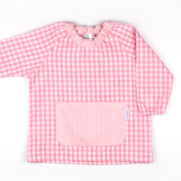 Una camisa a cuadros rosada y blanca con un bolsillo rosado, un pastel de Irene y Laurette Patten, presentado en dribble, escuela Barbizon, patrón repetitivo, sin género, femenino.