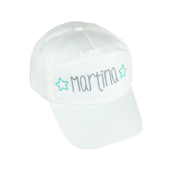 Una gorra blanca con la palabra Martina impresa en ella, arte conceptual de Marten Post, ganador del concurso de Tumblr, holografía, fondo blanco, fondo mate, detalle ultrafino.