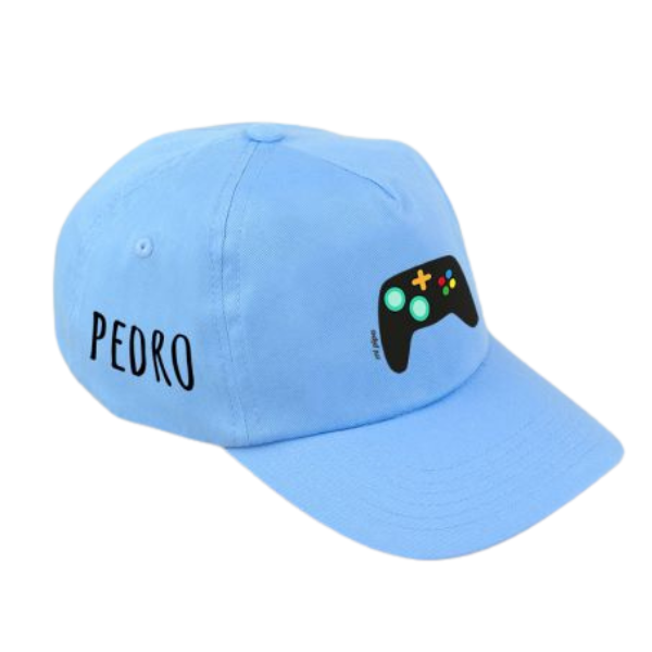 Un sombrero de luz azul con un controlador de videojuegos bordado en él, arte conceptual de Pedro Pedraja, tendencia en Polycount, remodernismo, captura de pantalla de Playstation 5, limpio, 4K.