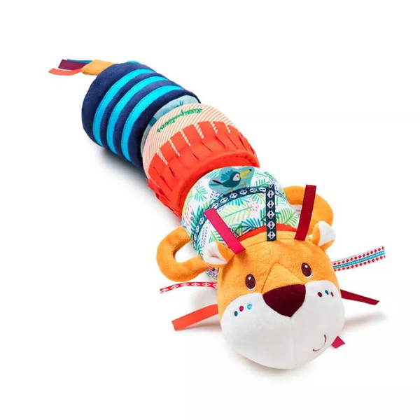 Un animal de peluche que está acostado en el suelo, una escultura abstracta de Annabel Kidston, ganador del concurso de Pinterest, toyism, fálico, hecho de cuentas y lana, patrón repetitivo.