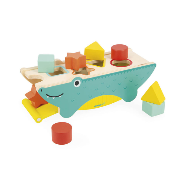 Un barco de juguete de madera con bloques y figuras, una escultura abstracta de Coppo di Marcovaldo, presentada en Polycount, abstracción objetiva, composición angular y dinámica, hecho de cartón.
