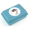Load image into Gallery viewer, Una caja de almuerzo azul con una pegatinas de pirata, una renderización 3D por Eden Box, destacado en pixiv, lyco art, caprichosa, #mi portafolio, Creative Commons Atribución.