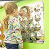 Una pequeña niña mirándose a sí misma en un espejo, una foto de stock por Laura Ford, destacada en ShutterStock, arte interactivo, salón de espejos, patrón repetitivo, profundidad de campo.