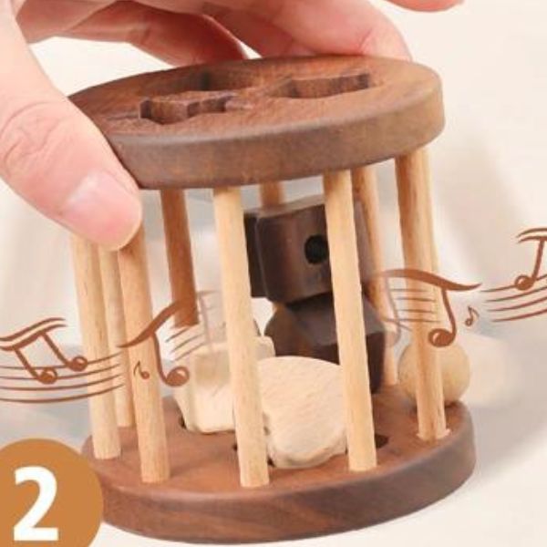 Una persona está jugando con un instrumento musical, un rompecabezas de Hieronim Bosch, destacado en Pinterest, arte cinético, 2D, caprichoso, hecho de cartón.