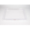 Una bandeja de plástico transparente sobre una superficie blanca, un pastel por Donald Judd, tendencia en Pinterest, Superflat, filtro Sabattier, hecho de plástico, parallaje.