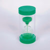 Una ampolla de arena con una tapa verde sobre un fondo blanco, un render 3D de Damien Hirst, pexels, plástico, skeuomórfico, stockphoto, filtro Sabattier.