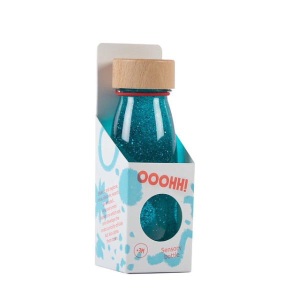 Una botella de pasta de dientes con una tapa de madera, una imagen 3D por An Gyeon, ganador del concurso de Behance, fluxus, brillo, seapunk, holográfico.