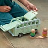 Carregue a imagem no visualizador da Galeria, Un pequeño autobús de juguete con una persona a su lado, un rompecabezas de Annabel Kidston, destacado en dribble, movimiento de artesanía, hecho de cartón, hecho de plástico, caprichoso.