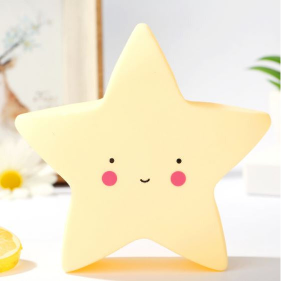 Un objeto en forma de estrella amarilla con una cara sonriente, una foto de stock de Lü Ji, tendencia en CG Society, remodernismo, hecho de queso, foto de stock, alegre.
