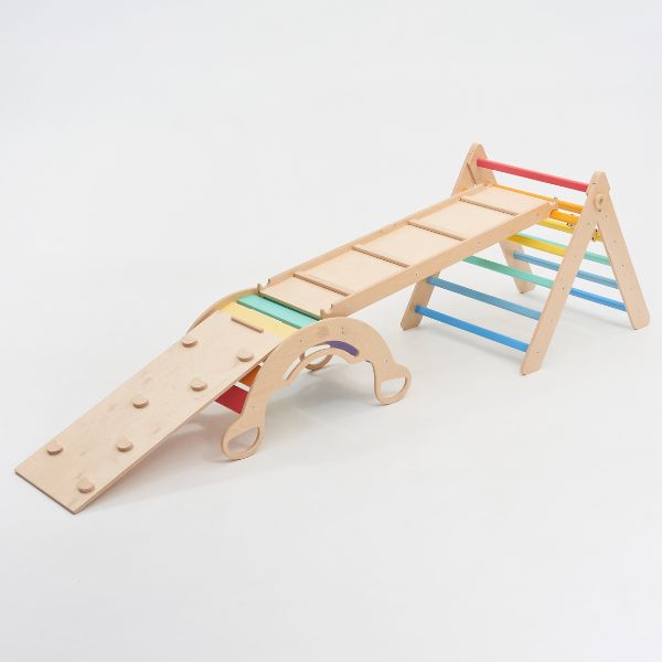 Un tobogán de juguete de madera y una escalera sobre un fondo blanco, una escultura abstracta de Okuda Gensō, presentada en dribble, constructivismo modular, behance hd, angular, renderizado basado en la física.
